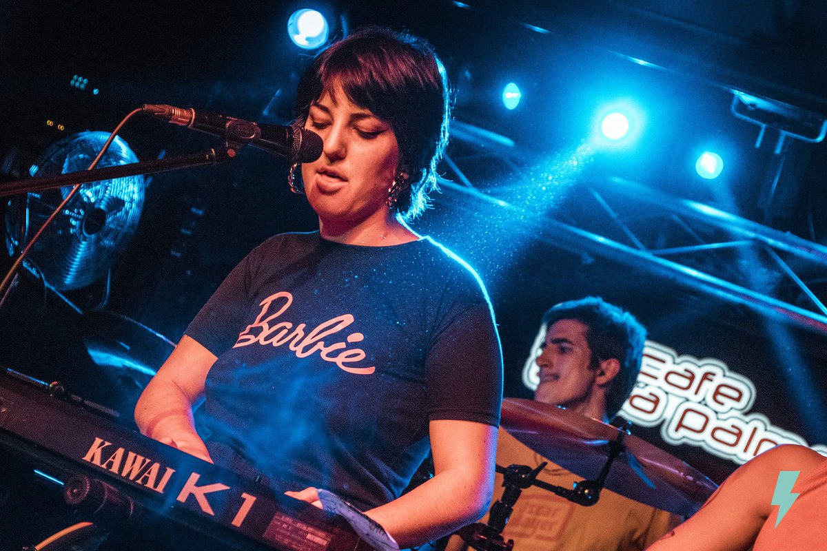 Para ir abriendo boca, unas fotos del concierto de 𝐆𝐋𝐎𝐑𝐈𝐎𝐒𝐀 𝐑𝐎𝐓𝐎𝐍𝐃𝐀 (<a href="/GloriosaRotonda/">Gloriosa Rotonda</a>) + 𝐀𝐈𝐊𝐎 del pasado 10 de enero en el <a href="/cafelapalma/">CAFE LA PALMA</a> 🔥
Esta semana sacaremos la vídeo-crónica, ESTA SEMANA, ¡ESTA! ESTAAAAADJFIEJXLWKFJL ‼️
<a href="/LimboStarrMad/">*Limbo ⭐️ Starr*</a> #Concierto #Madrid