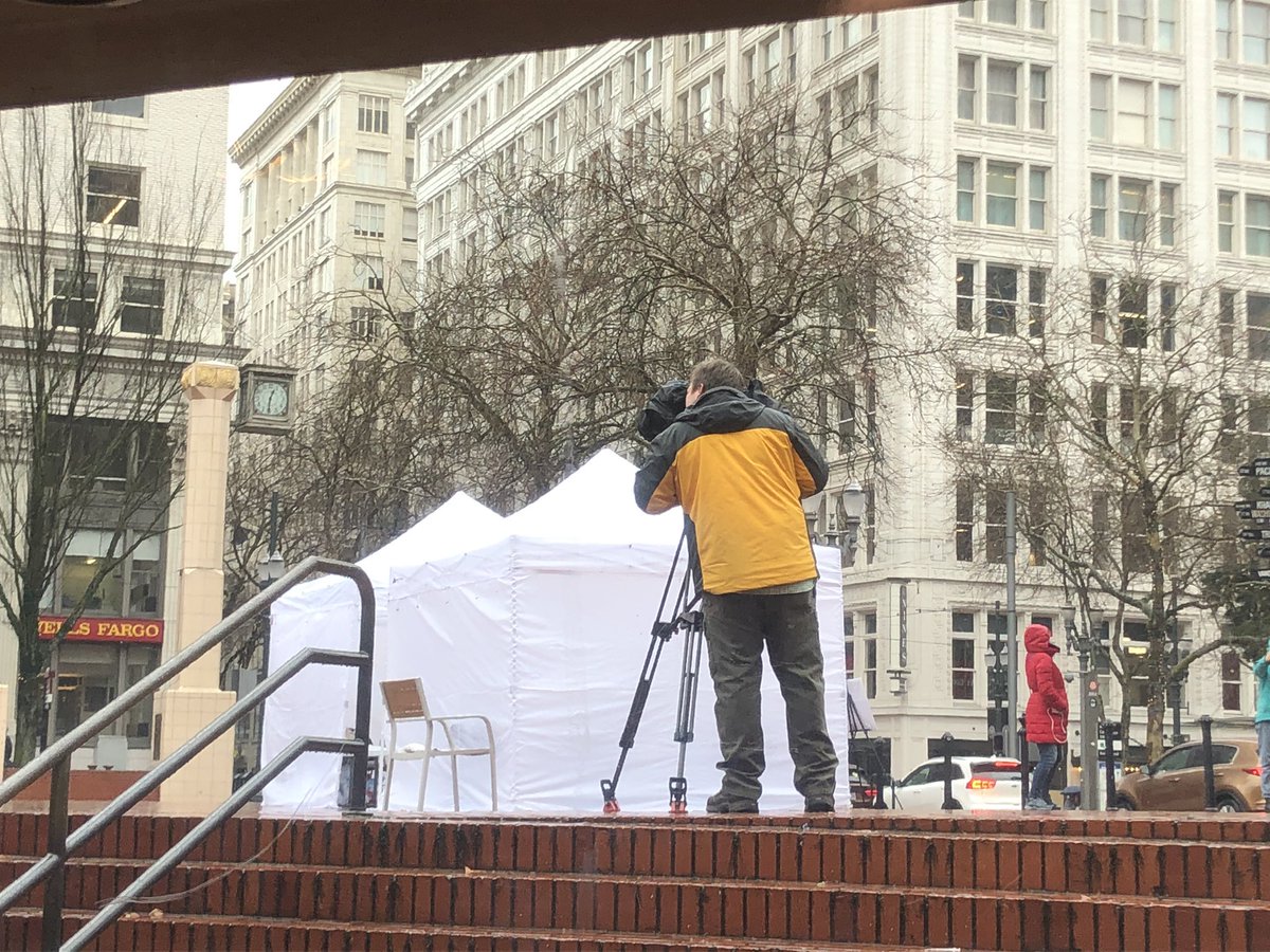 .<a href="/PhotogNickBeber/">Nick Beber</a> photo bombing <a href="/KGWNews/">KGW News</a> at noon! 😂 <a href="/thesquarepdx/">The Square</a>