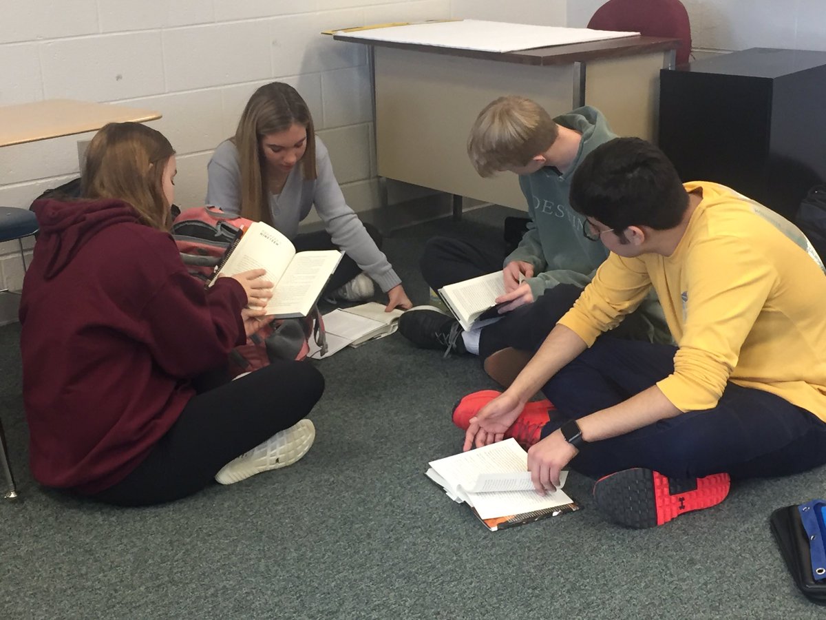 MrsGZ5's tweet photo. Great start to our Literature Circles for Chapters 2-3. #hcsdli #theboyintheblacksuit @SpainPark https://t.co/gTgAmD3P0P
