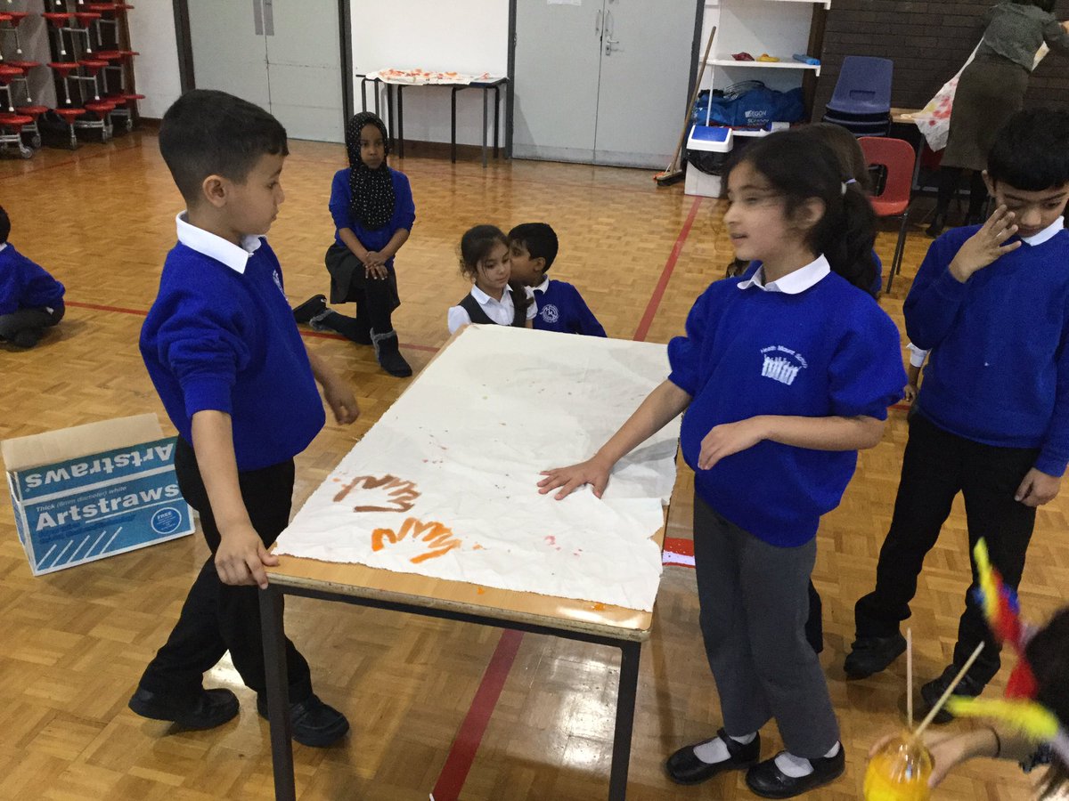 HeathMount's tweet photo. Year 3 have just embarked on their #splendidstart for their @Cornerstonesedu unit Tribal Tales. Children immersed themselves in role play as two tribes Marking their territory using hand imprints. 🤚🏾🖐 👋🏼✋🏾🖐🏿👋🏼 #enjoyment #teamwork @Sameeraw5 @JimOrr19442492 @deborah_fance https://t.co/GI4UWXcDD0