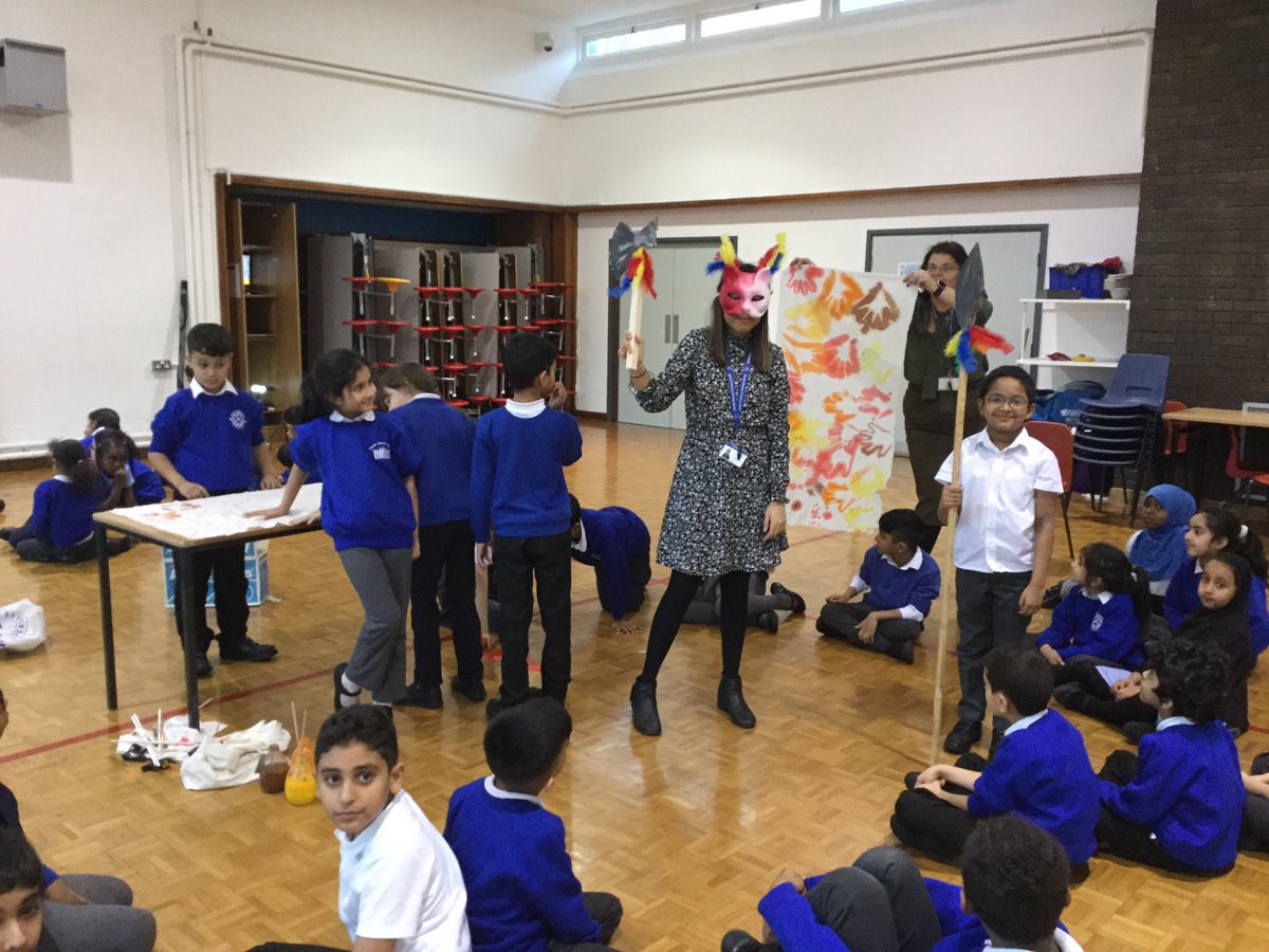 HeathMount's tweet photo. Year 3 have just embarked on their #splendidstart for their @Cornerstonesedu unit Tribal Tales. Children immersed themselves in role play as two tribes Marking their territory using hand imprints. 🤚🏾🖐 👋🏼✋🏾🖐🏿👋🏼 #enjoyment #teamwork @Sameeraw5 @JimOrr19442492 @deborah_fance https://t.co/GI4UWXcDD0