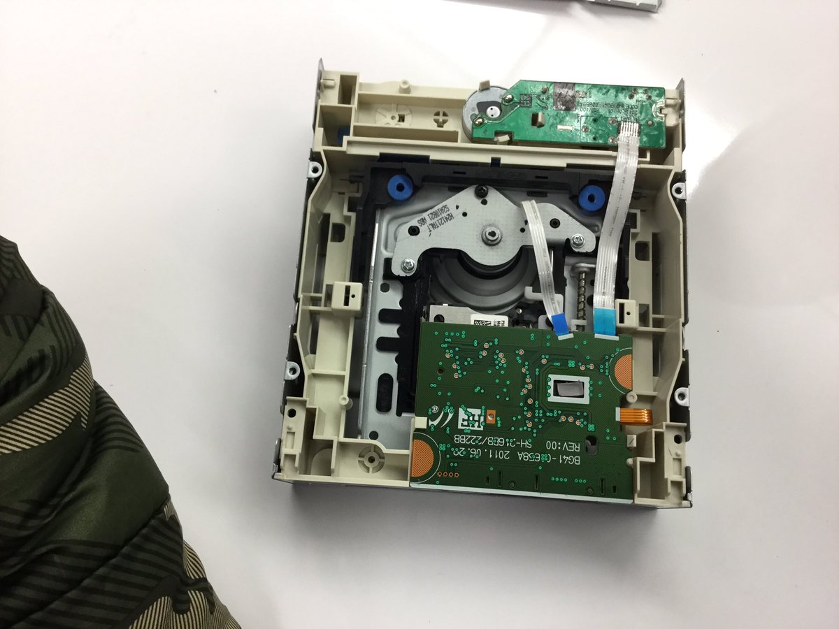 What is happening INSIDE our devices? Today, @MrDHilliardTech &amp; our <a href="/cardinalhealth/">Cardinal Health</a> rep came to help us figure this out! We took apart laptops, printers, epsom lightbulbs, etc to see what was inside! It was so fun and we have tons of questions! <a href="/BRN_Elementary/">Brown Elementary</a> #brnbears