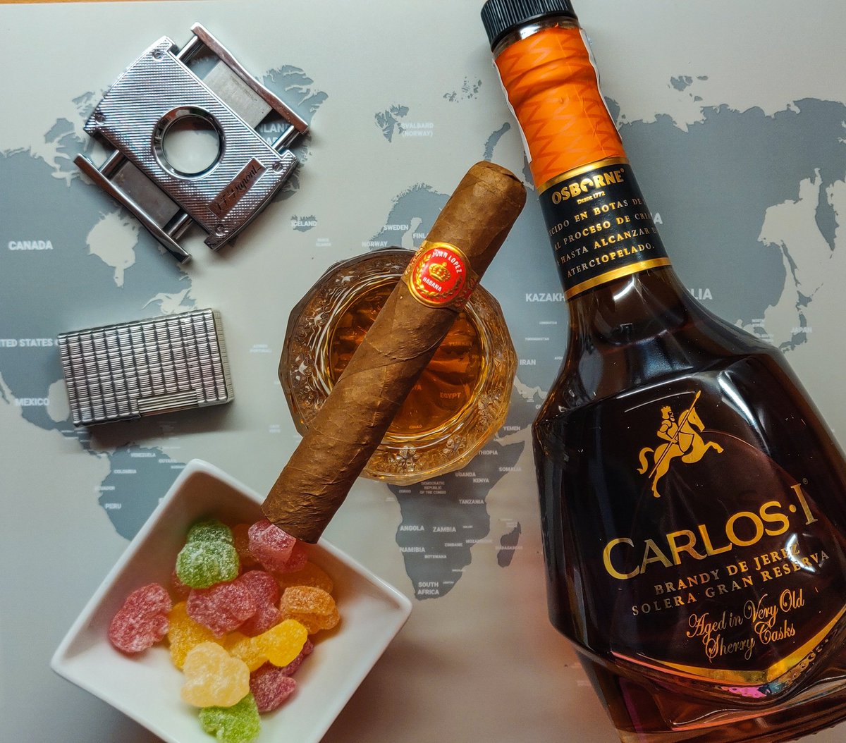 It's my time, JUAN LÓPEZ No.2 y brandy de Jerez Carlos I.

#clubmomentohumo #juanlopez #juanlopezno2 #habanos #pasionhabanos #brandycarlos1 #carlos1 #brandydejerez #cigars #cigarlife