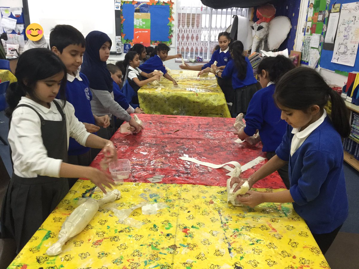 HeathMount's tweet photo. Year 4 have just begun their #splendidstart for their @Cornerstonesedu unit Traders & Raiders. Children are using paper moulding to make Viking Longships. @mimiibegum @anita_chahal @djhank86 #Hardwork #enjoyment https://t.co/wIcaPZXz50