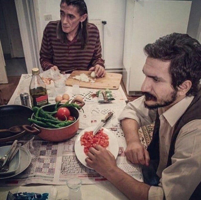 efsanekesit's tweet photo. "Los Angeles'ta büyüdün amınakodumun gurmesi ya."

🎬Behzat Ç. https://t.co/N8HZxv0T5E