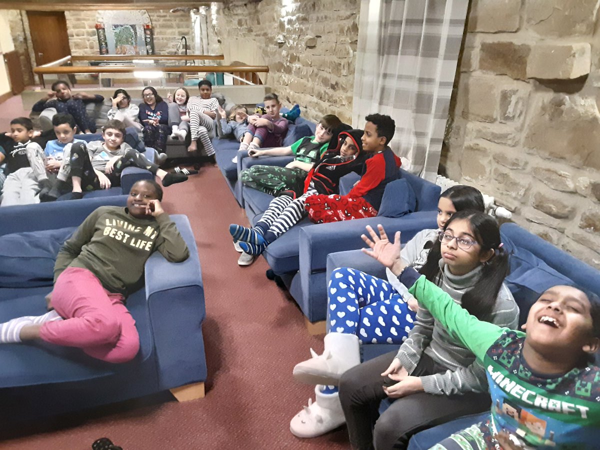 BrackenSports's tweet photo. Y6 are now sat enjoying some popcorn and watching a movie after a hot chocolate. We're all looking forward to another busy day tomorrow! https://t.co/pnIeHzrSV1