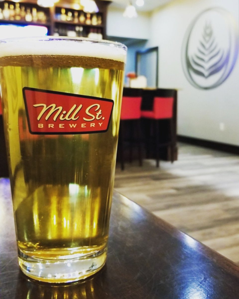 We know it's only Monday, but it's been a "Hobbit trying to sneak into Mordor on no food" kind of Monday. Stop in from 4-6pm for a $5 pint to help you through that home stretch 🙌 #DailyDeals #DowntownGuelph #OnTap