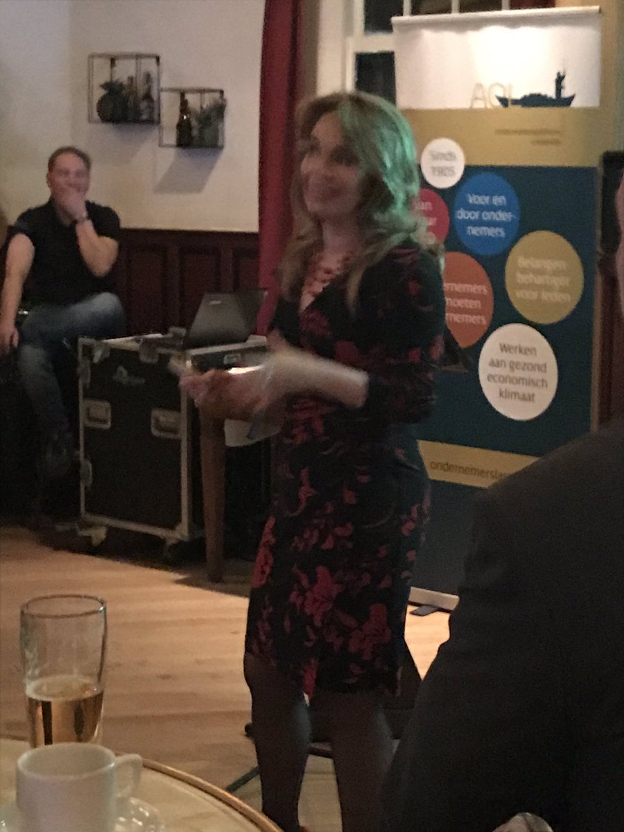 Het was weer een geslaagde nieuwjaarsbijeenkomst van de AOL. Net zoals elk jaar een fantastische spreker. Dit jaar Helga van Leur.