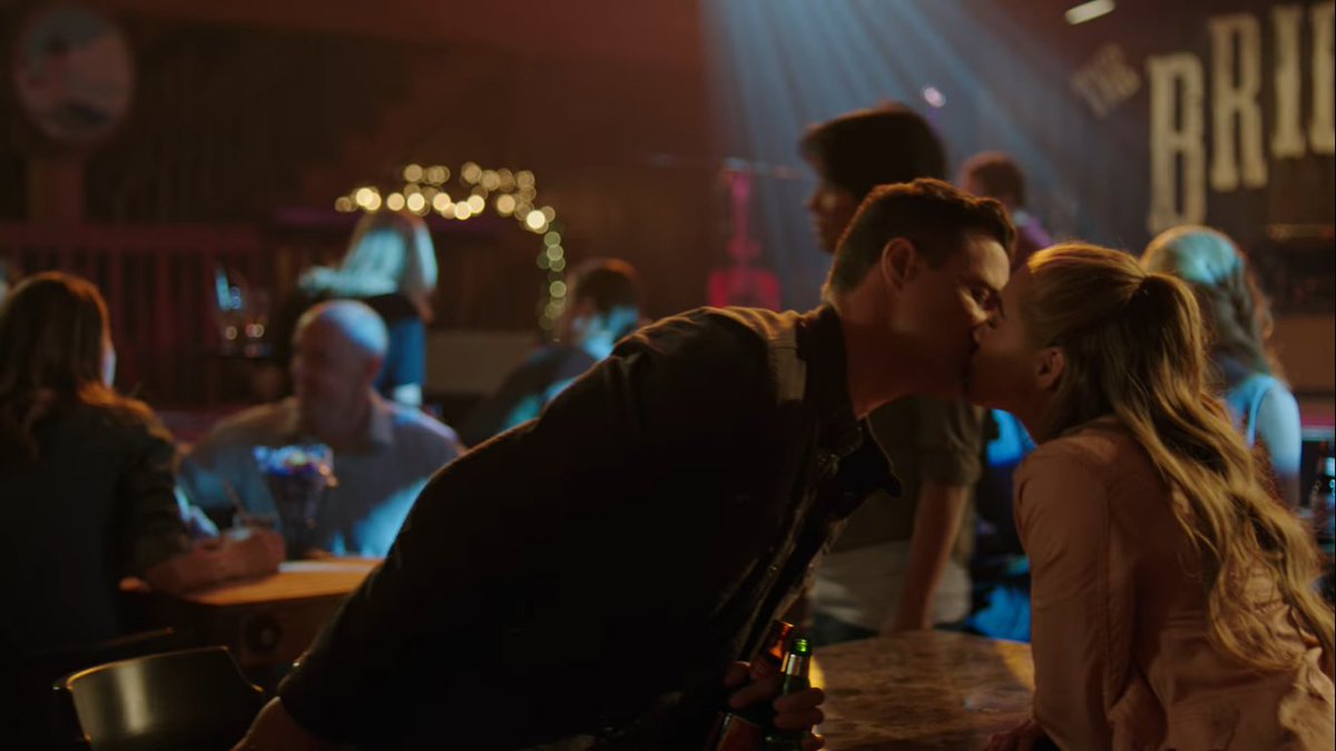 obrienmercer's tweet photo. "I think there should be more Kevins in the world" I agree, Sarah!😍 #Karah #ChesapeakeShores https://t.co/oU9DNtyrk0