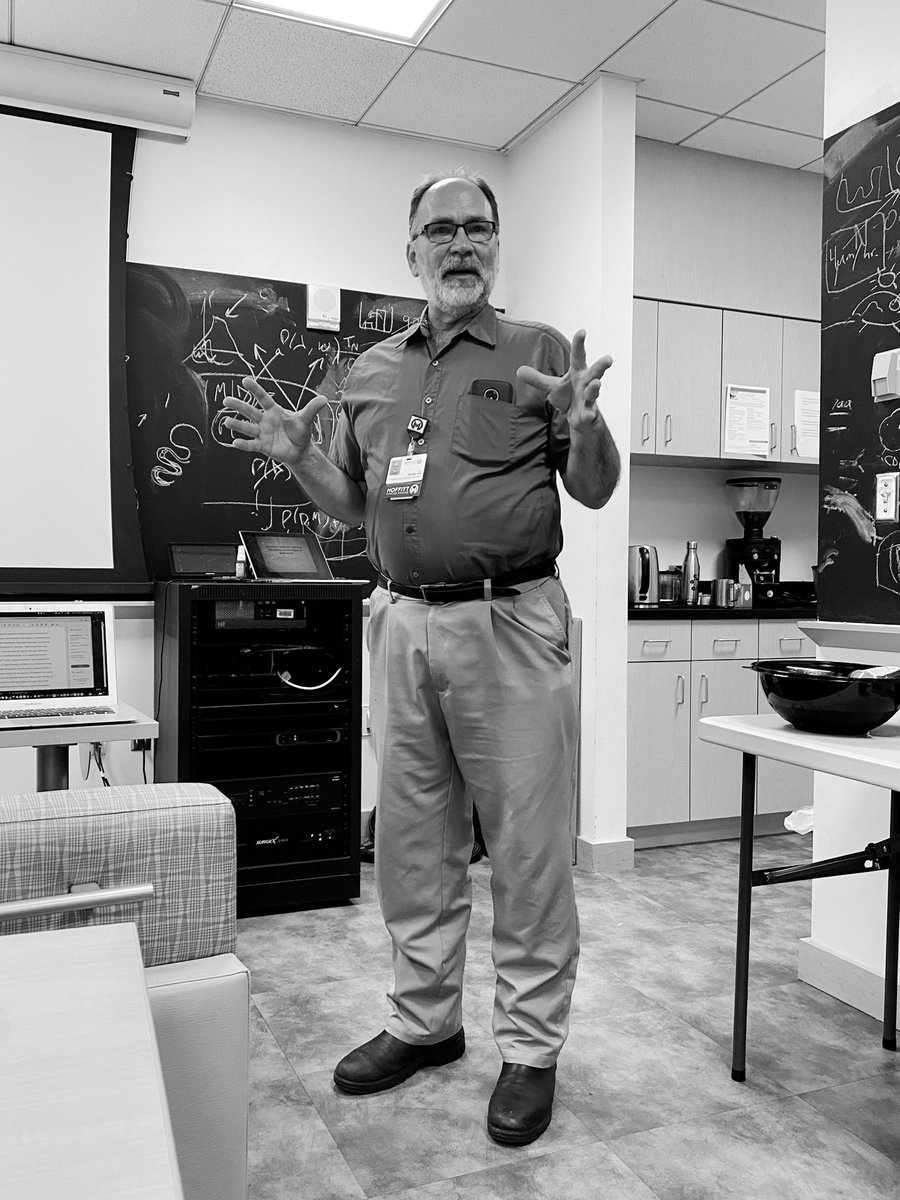 ara_anderson's tweet photo. Now @Sciurusniger asks what is cancer? And discusses convergent evolution, evolving evolvability, and the origins of lethal cancer #ThinkFest20 https://t.co/EKesrVyqsh
