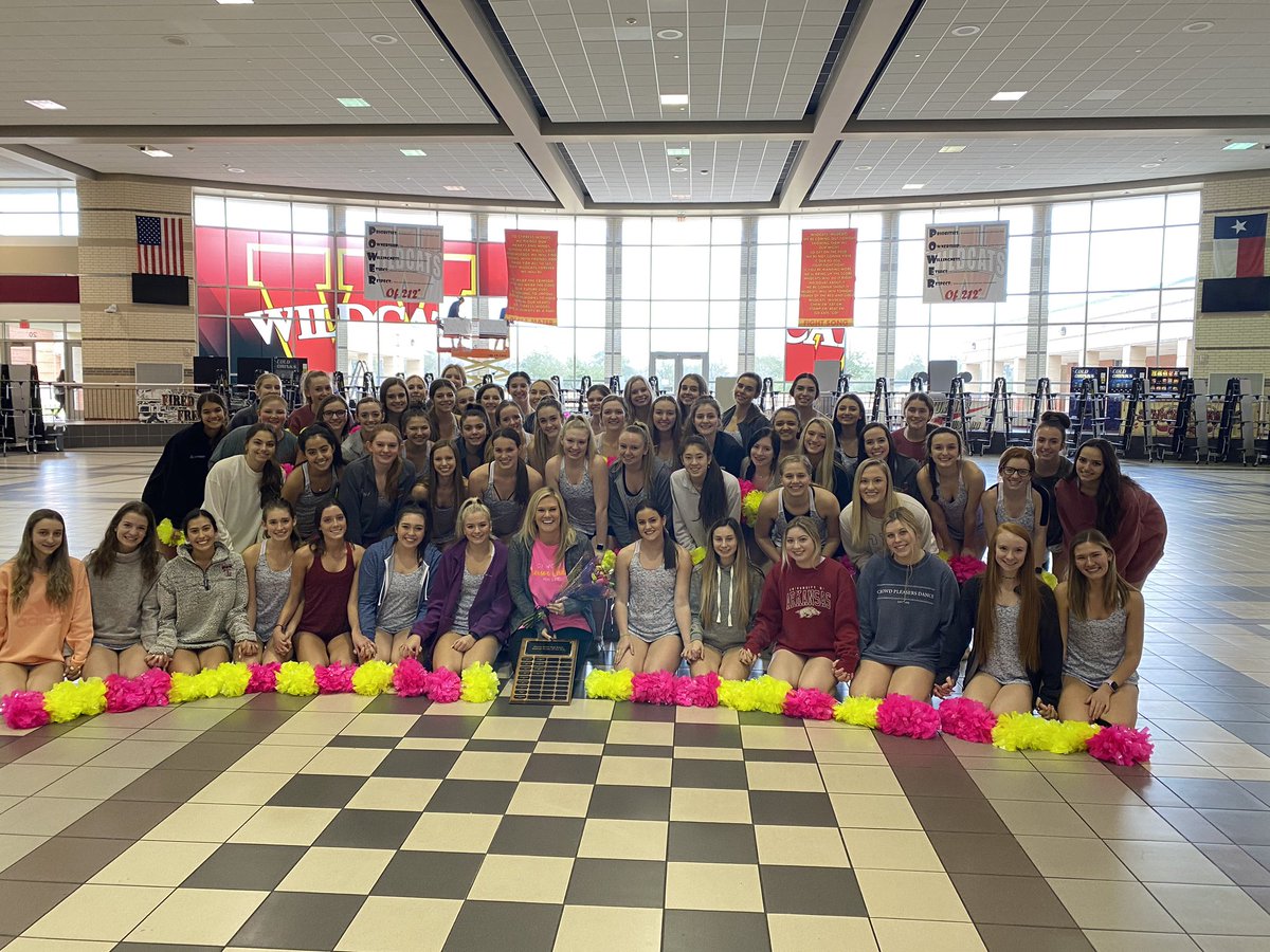 CyWoods212's tweet photo. Congratulations to Mrs. Lauren Gregory, our campus Teacher of the Year!  Mrs. Gregory is our Drill/Dance instructor and leads our Crimson Cadettes!  #cywoods212
@cw_cadettes 🔥🔥🔥 https://t.co/xNmpUSGIrw