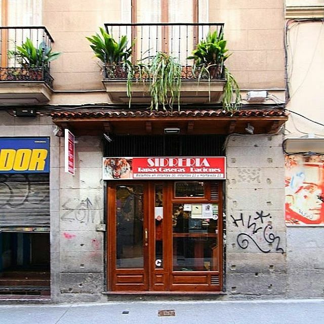 ¿Qué tienen que ver la sidra y los tigres? NI IDEA 🐯🙄
⠀⠀
Lo que sí se es que ahora que estamos pelados de dinero después de Navidad, nada como un bar con tapas gratis, ¿verdad?
⠀⠀
Ya seas tigre o tigresa, saldrás de este bar sin una pizca de hamb… ift.tt/2t5ibx2