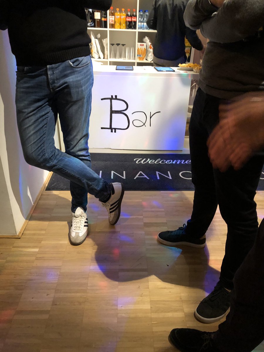 _marcsteiner's tweet photo. Cool people, interesting talk from @starkness , #Bitcoin 🧦, #LightningNetwork 🍸 nice meetup! Thanks to @Stadicus3000 @10X10ETF https://t.co/yym22VeFr2