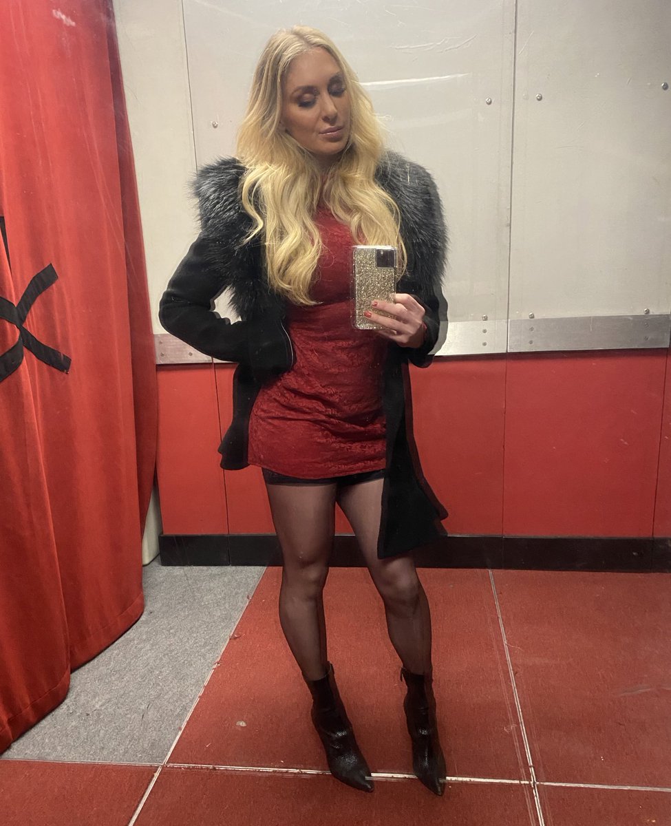Charlotte Flair tweet media