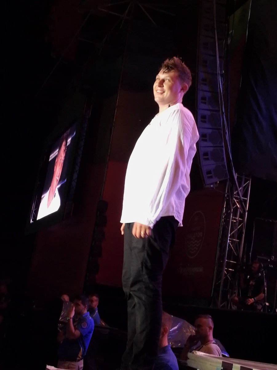 janulka242's tweet photo. @JohnNewmanMusic @NaughtyBoyMusic @emelisande @BBCR1 I saw you, @JohnNewmanMusic
live 5 times in 4 countries ... π
I saw VERY happy and VERY successful man.....YES !
#blueballsfestival π¨π #havirovskeslavnosti π¨πΏ
#strandfestival ππΊ
#concordebrighton π¬π§
#o2shepherdsbushlondon π¬π§ https://t.co/YKXarTgtIo