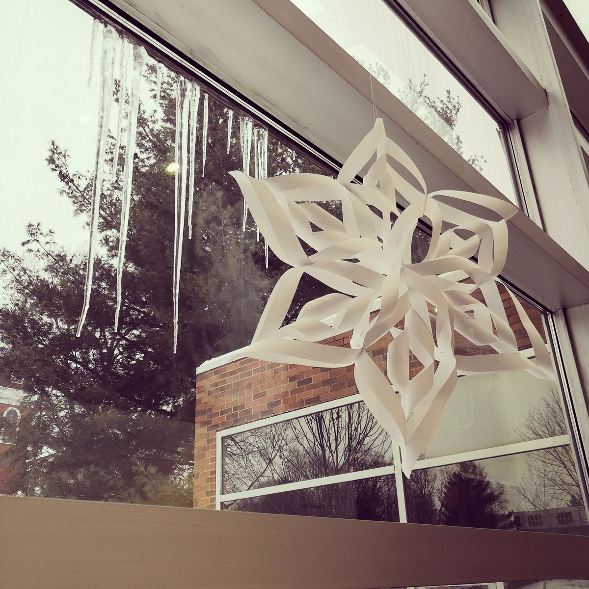 With the first day of classes and rehearsals well under way, we welcome everyone back to their "spring" semester! Good luck with all your studies!!