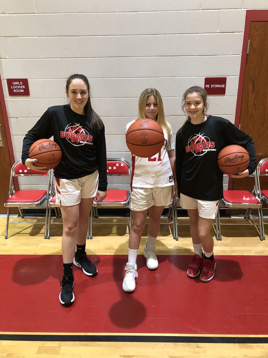 BGMSVolleyball's tweet photo. Proud of these ladies and all their hard work! 🐾 #multisportathletes #FamilyFirst https://t.co/aBU8eSXPA4