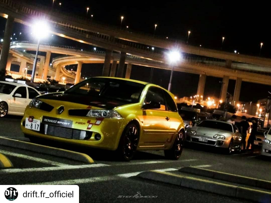 StefRomecki's tweet photo. Import in Tokyo
#Repost driftfr_officiel #driftfr #rx7 #mazda #tokyo #tokyodrift #toyota #nissan #skyline #r34 #subaruwrx #renault #meganers #106s16 #hothatch #jdm #frenchcar #frenchcarinjapan #corvette #alpine #a110 #polskichłopak #polishguy #polishboy #Daikoku #daikokuparking https://t.co/oBT4WopAzh