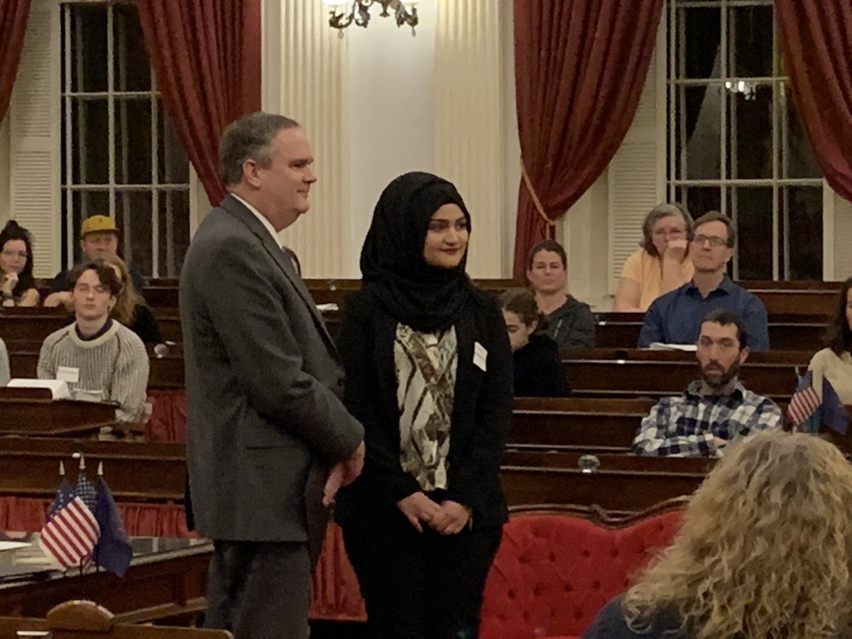 WinooskiLearns's tweet image. ⁦@WinooskiLearns⁩ Maryam Alchaderchi receiving a VT Presidential Scholar Award in career tech ed at ⁦@CTEforTech⁩ from Secretary ⁦@danfrench⁩ at VT Statehouse. Congrats Maryam, we r so proud of u!!! Can’t wait to see the great things u will do in the future!