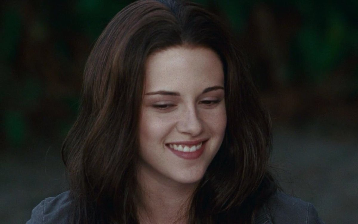 okey, Eclipse did complicate things on my “favorite pics of bella” list with that horrible wig....but still, look at her!! A CUTIE 