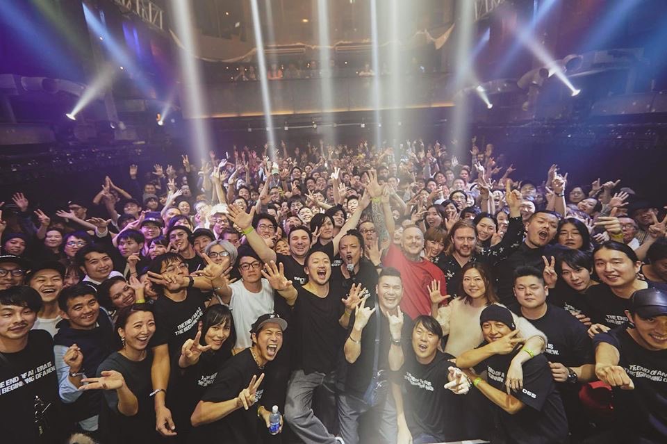 MinimalVj's tweet photo. 伝説的な爪痕しか残らなかったです。DJ・MC・VJ・LJ・Lazerの演者陣が有り得ない豪華さだったのですが、それよりもフロアのお客さんの引かなさは今までのWOMBでの数あるパーティの中でもピカイチでしたね‼️ありがとうございました‼️#06SFINAL https://t.co/MxiJ9u36qX