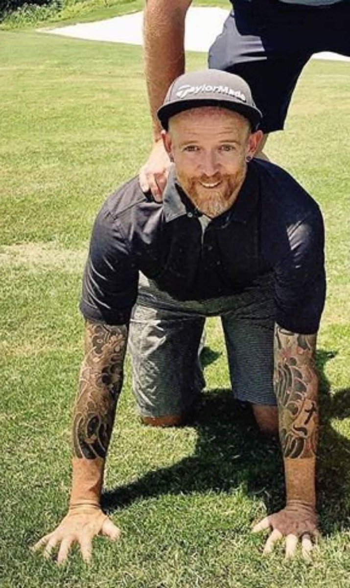 Luthien_10's tweet photo. Good night 🌃 😂🐢
#LPFamily #LinkinPark #davefarrell #phoenixlp https://t.co/pDW6HdasPv