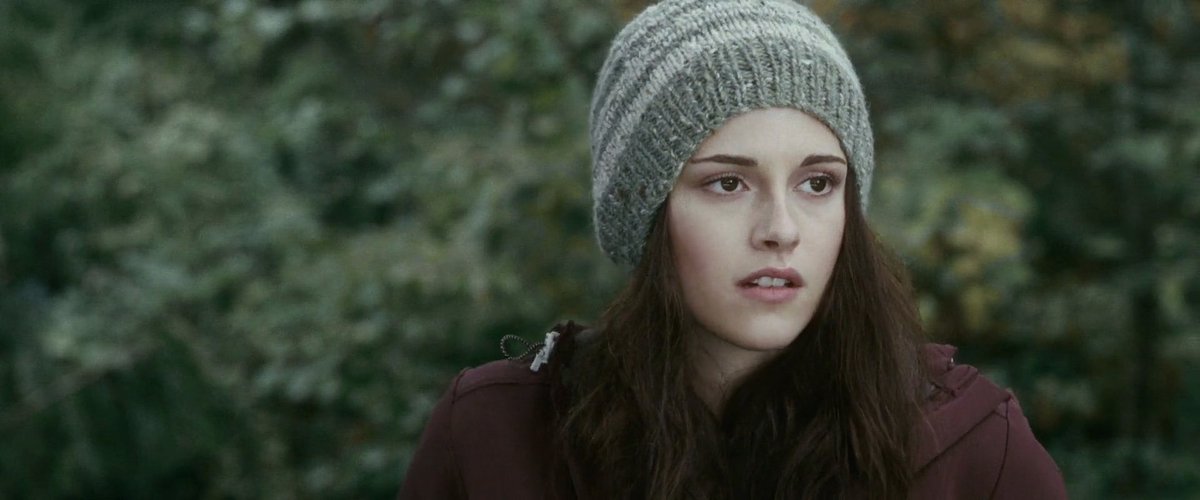 Bella wearing the green beanie 