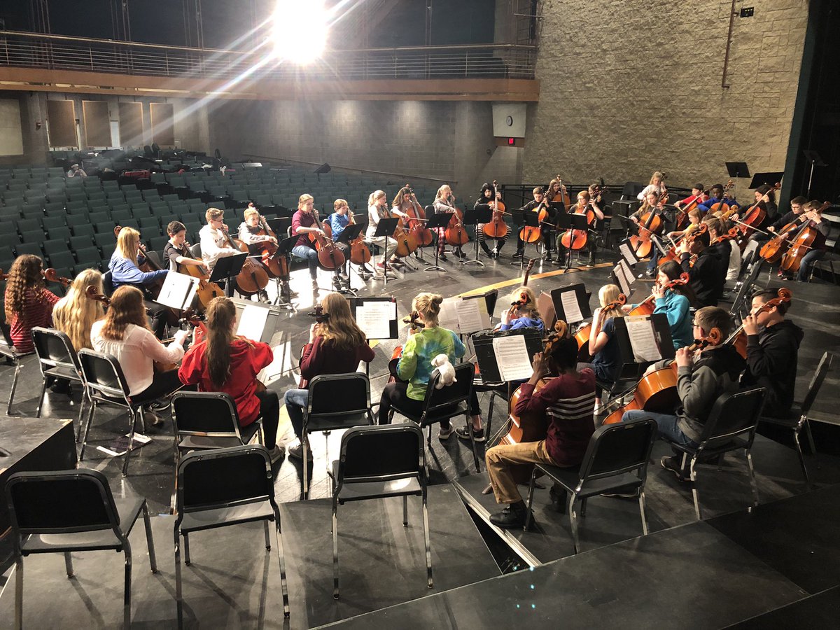 MGSHPrincipal's tweet photo. Fiddle Fest at Maple Grove Senior High! Thanks to #CrimsonOrchestra for hosting musicians from Maple Grove Middle and Osseo Middle! #WeAreCrimson https://t.co/dcErWPNLMc