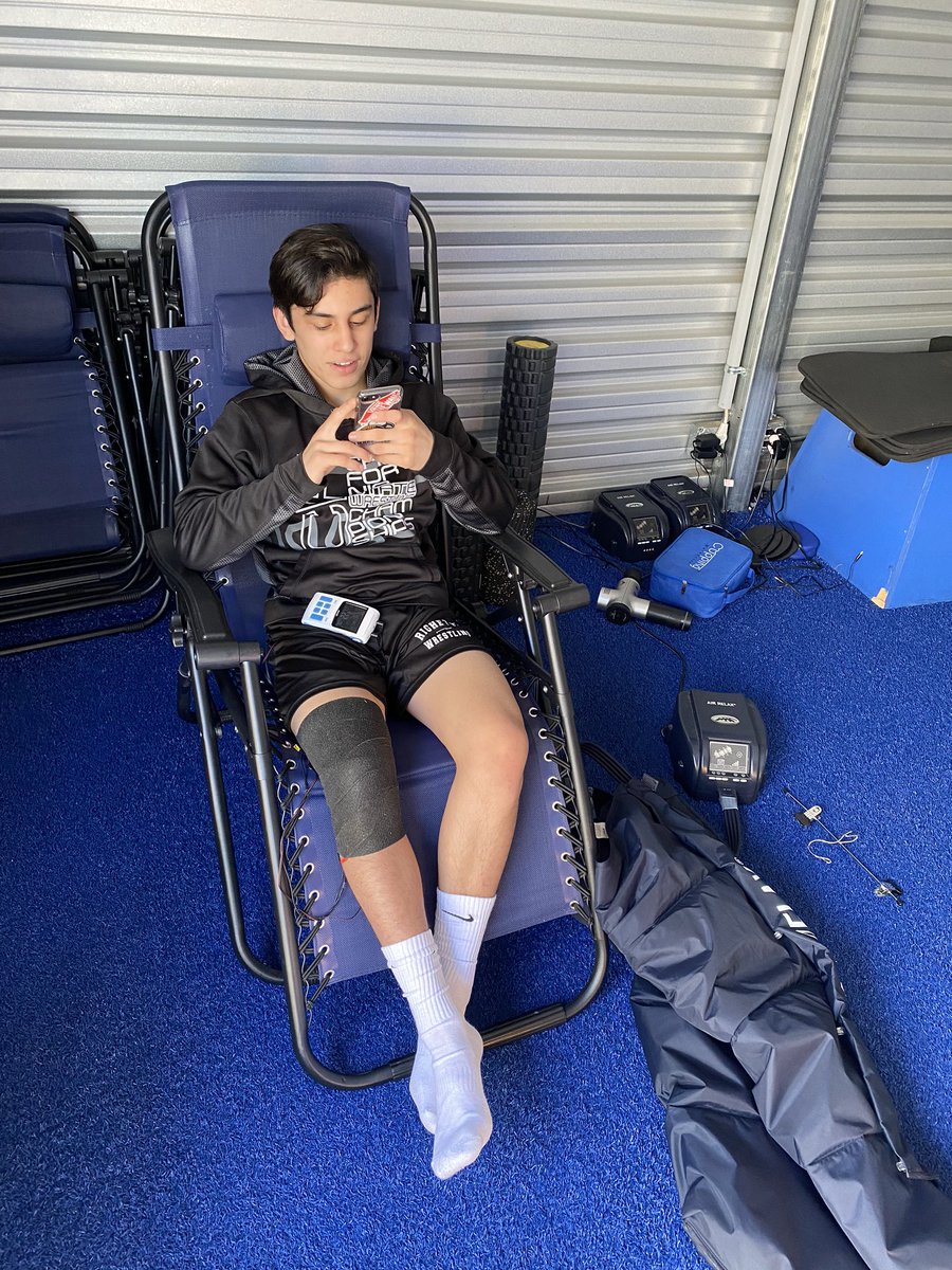 EAthletix's tweet photo. Monday Recovery With Wrestler Dominic Mendez (Righetti ). #MondayRecovery #EliteRecovery #TrustTheProcess https://t.co/p9zvtgQO6d