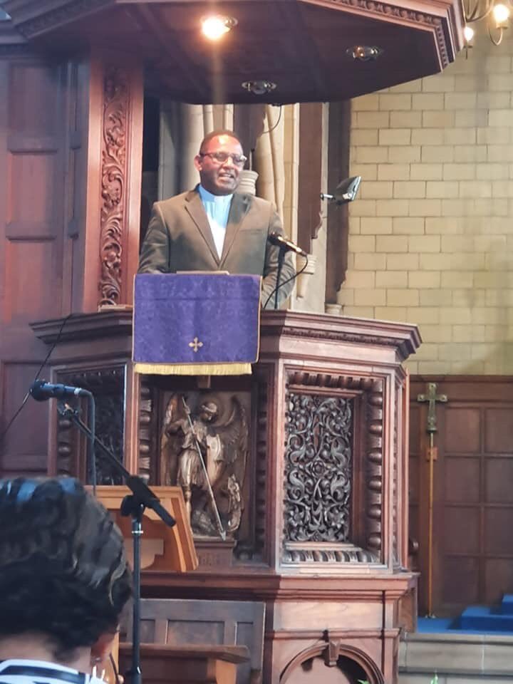 FijiSupportNet's tweet photo. Faith, camaraderie & simplicity are just some of the traits that we have in abundance. A community church service to set directions for 2020. It wouldnโt be a Fijian Church service without a choir competition @Army_Arts #DefenceChristianNetwork #StrongerTogether #MaximiseTalents https://t.co/RgaYejP4OI