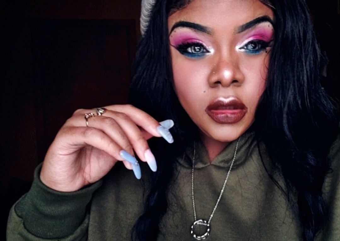 nikinami_'s tweet photo. λ μ¬λν΄ ππ§
@MannyMua733 #LunarBeauty Strawberry Dream palette + Mars highlight @ColourPopCo Limbo + #ultramattelip + concealer @eddiefunkhouser foundation + contour @BenefitBeauty #Kabrow #badgalbang @getdrenchedcos Comet Water
#makeup #melanin #benefitbrows #colourpop https://t.co/IVn0kbbcf5