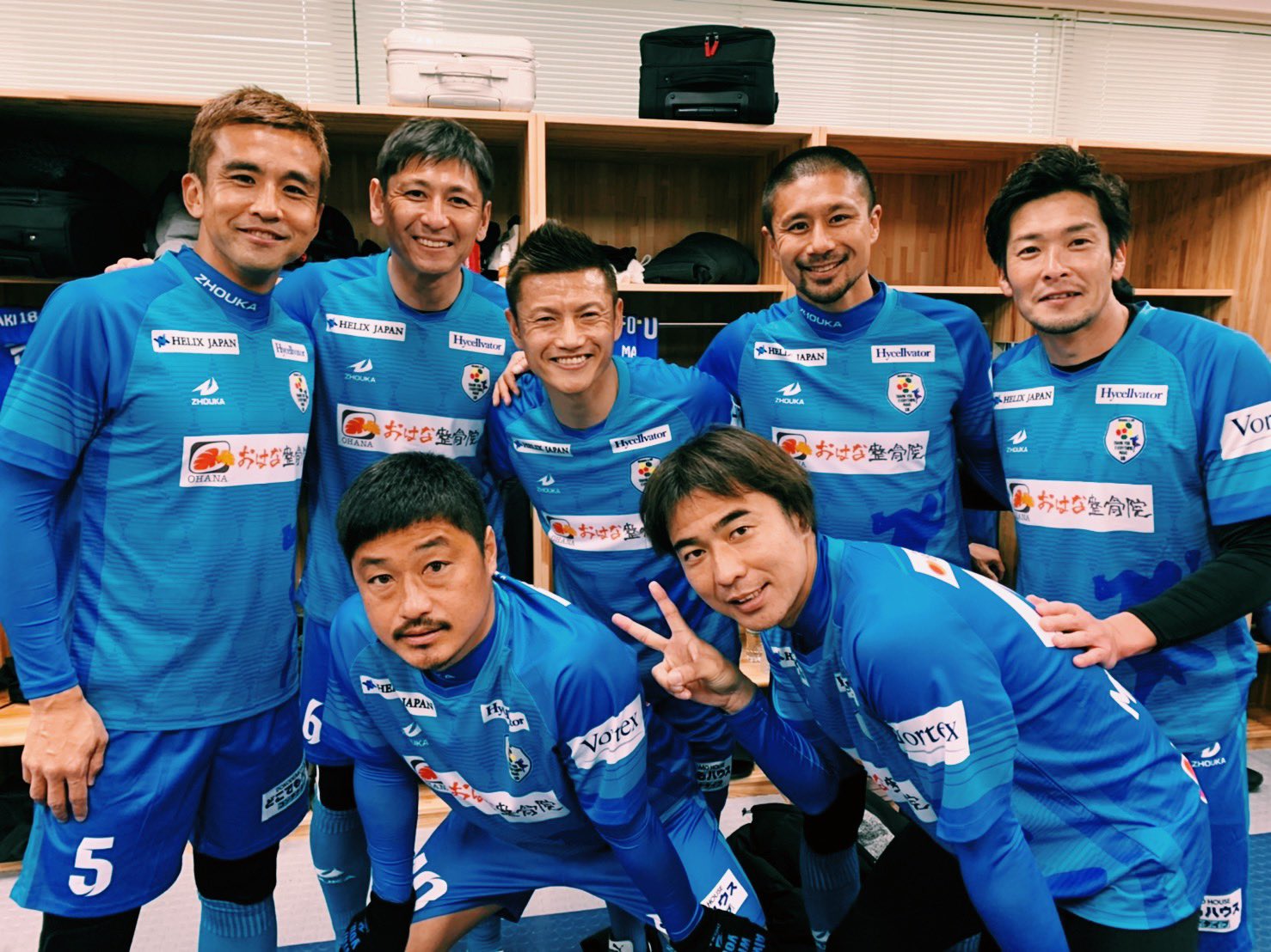 中田浩二 Koji Nakata 巻誠一郎引退試合 素晴らしい雰囲気でした マキ お疲れ様 巻誠一郎 稲本潤一 小笠原満男 加地亮 坪井慶介 播戸竜二 本山雅志 中田浩二 T Co Obuidljcso Twitter