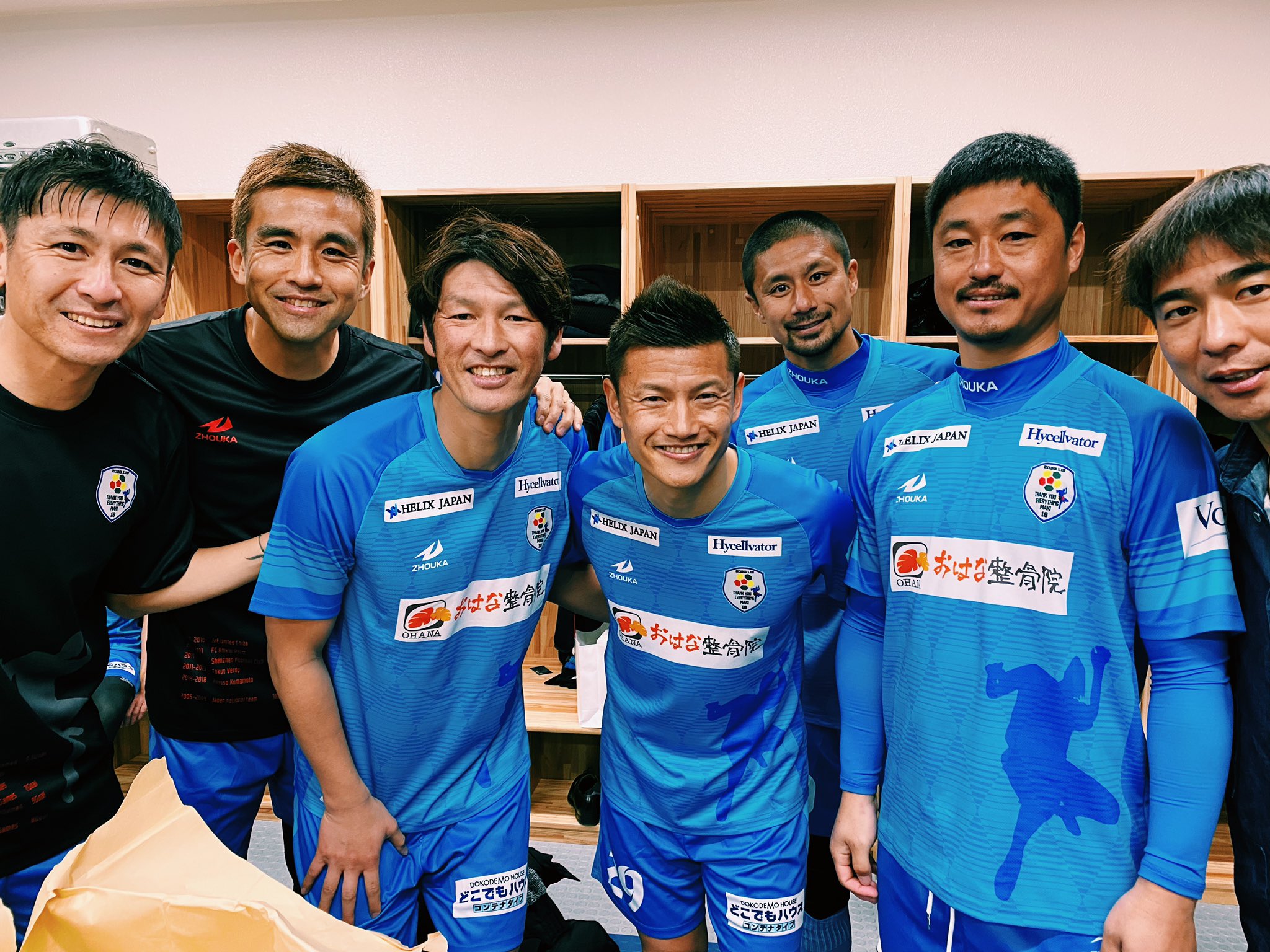 中田浩二 Koji Nakata 巻誠一郎引退試合 素晴らしい雰囲気でした マキ お疲れ様 巻誠一郎 稲本潤一 小笠原満男 加地亮 坪井慶介 播戸竜二 本山雅志 中田浩二 T Co Obuidljcso Twitter
