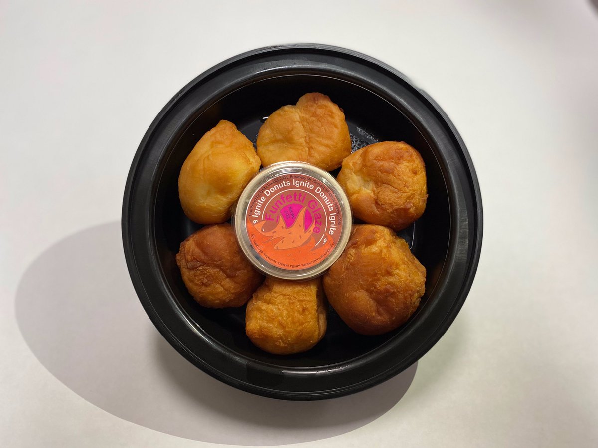 IgniteDonuts's tweet photo. When you bring donuts to the party๐...๐ you bring life to the party.
#ignitedonuts #donuts #CMU #CMUmarket #Fireup https://t.co/ZypUEKLoOD