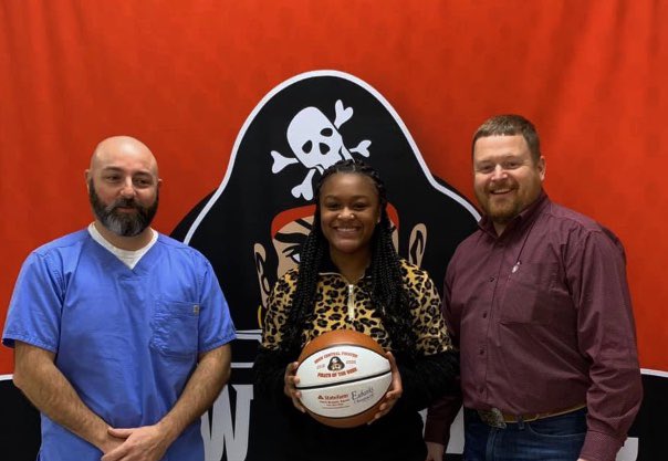 LPBbaby's tweet photo. The Chris Bryant SF/Eubanks Chiro. December week 4 player of the Week @DarbeeForte Darbee averaged 17 points, 7 rebounds, 3 assist and 3 steals in the Commercial Bank Holiday Tournament. She also scored game high 26 in the Chamoionship vs Crossett. Way to go Darbee https://t.co/LsdC1jj6hY