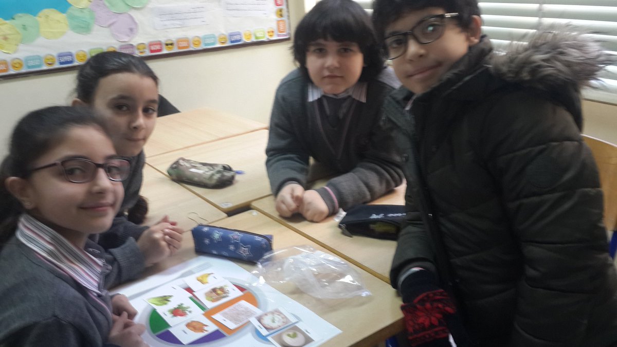 maatouk_amina's tweet photo. Health requires healthy food# grade 4 learners prepare healthy and balanced meal according to healthy plate# @MakAishaSchool https://t.co/zl0C04i96V