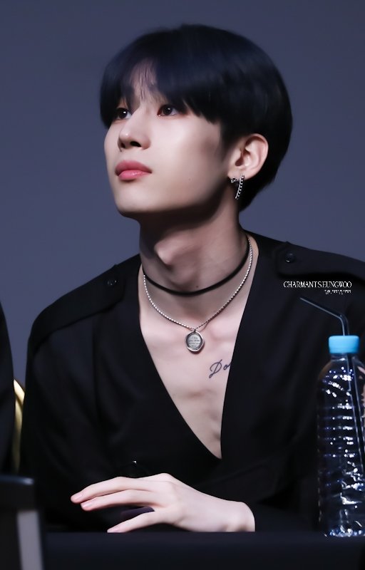 charmant_SWoo's tweet image. 하아... 이사진은 봐도봐고 이쁘...
고이 숨겨 놨던 사진 꺼냄.
함박눈이 내리는 기념..
사진에 함박눈 합성하면 이뿌곗다 :)
승우 is 뭔들...

#한승우 #승우 #한리다
#HANSEUNGWOO #seungwoo
#한승우_소중해 
#승우야_사랑해 
#승우야_넌나의행운이야