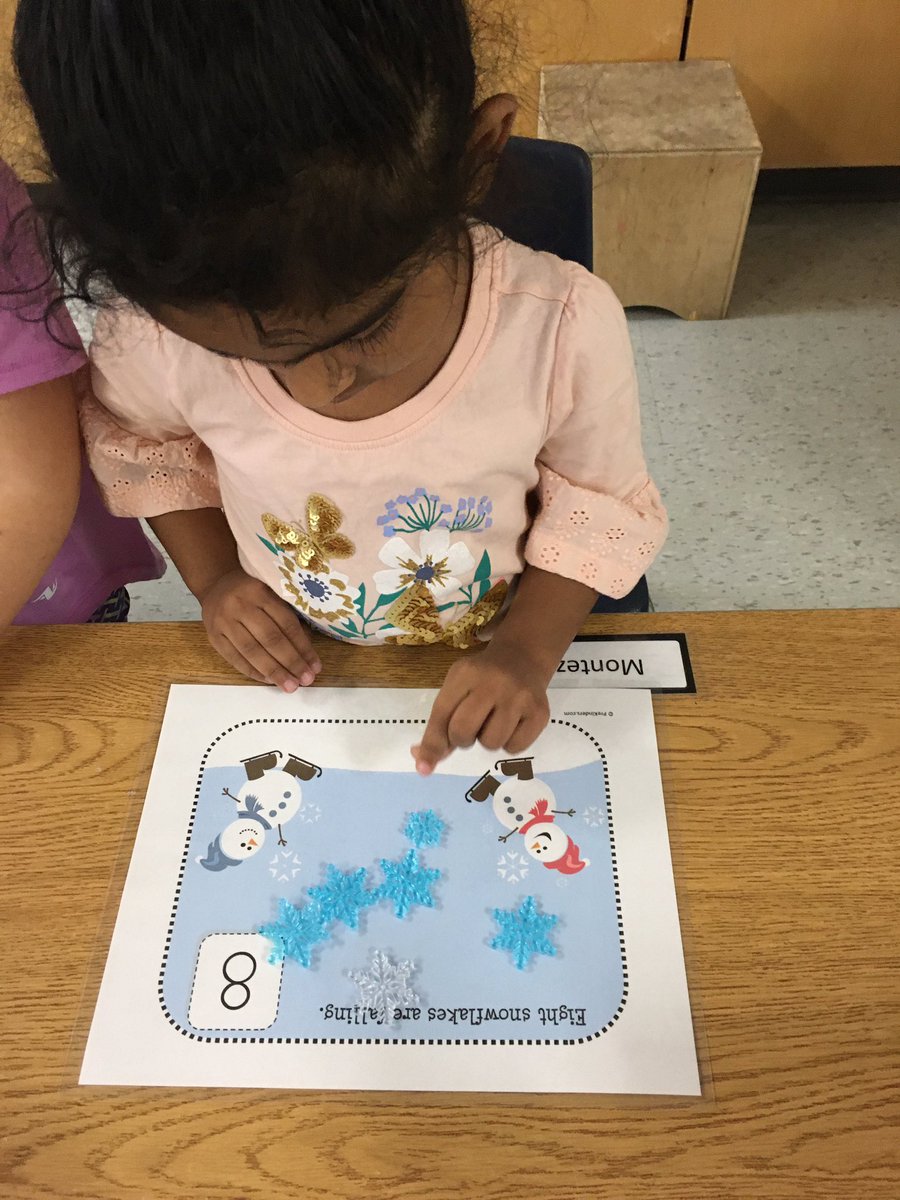 CorrinneD85's tweet photo. Counting snowflakes to match the number on the sheet. #mathisfun #wintermath #kindergarten @StFrancisLondon @LDCSB https://t.co/AEn25tOFAV