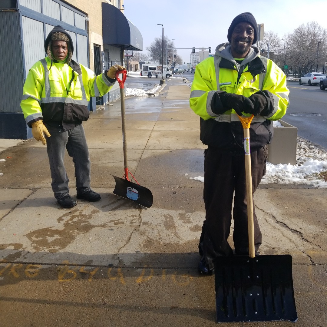 IndieCID's tweet photo. Smiling faces of #UrbanStreetAmbassadors on #IndependenceAve HELP keep sidewalks safe. see "City Municipal Code (sec. 64-246) #Ambassadors #HNECID #IndieAveKCMO #internationalmarketplace #KeepCalmAndShovelOn #shovelyoursidewalks #thankyou #GetYourselfAShovel #snowandice #USA https://t.co/IDnEBOclnj