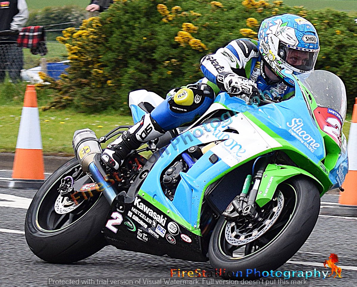 FireStallion666's tweet photo. Dean Harrison #deanharrison #nw2002019 #roadracing #irishroadracing #siliconeengineering @deanharrisonTT @SiliconeRacing @ShoeiHelmetsUK @loveroadraces @LivingRoadRaces @RoadRacingLife @irishroadracing #firestallionphotography https://t.co/fOaY2dlCpY