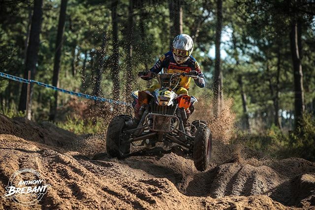 Ripitupfilms's tweet photo. Wide open with @jeremiewarnia62 .
📸: @anthonybrebant

#ATVMX
#GNCC
#CanAm
#DS450
#ripitupfilms 
#nukethequads
#Hybrid
#CRF450r
#CRF450 https://t.co/6pTLDNGmqV https://t.co/gXziXBGMQA