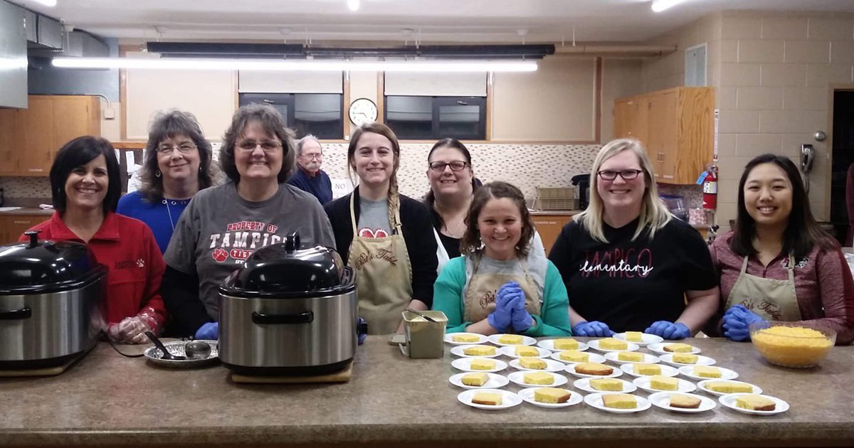 MsSouba's tweet photo. A night to volunteer serving dinner at a community outreach with some of my coworkers. https://t.co/lYoV0WS7QX