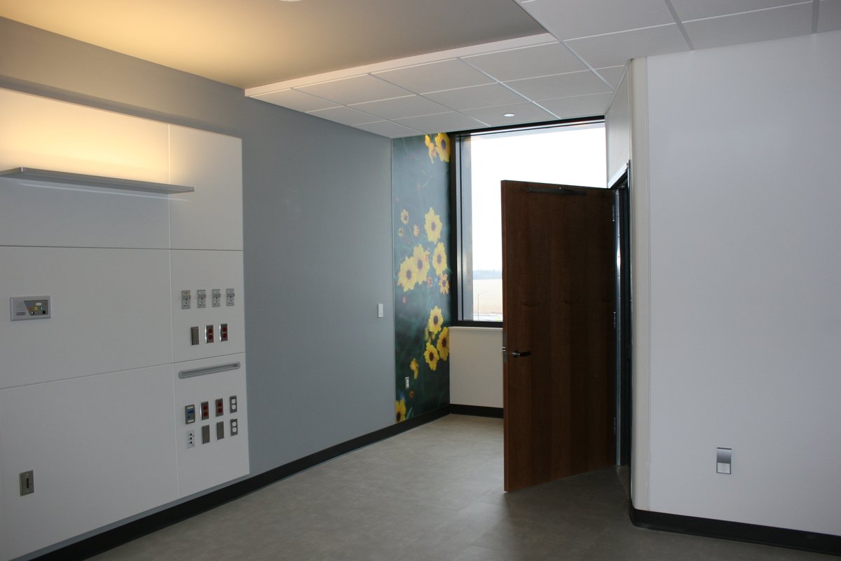 ChiefConst54's tweet image. Grand Island Regional Medical Center is beginning to wrap up! The hospital staff was able to move in to their new facility at the first of the year, and they are getting closer to seeing patients with each day that passes.

#LeadLikeChief #ChiefConstruction