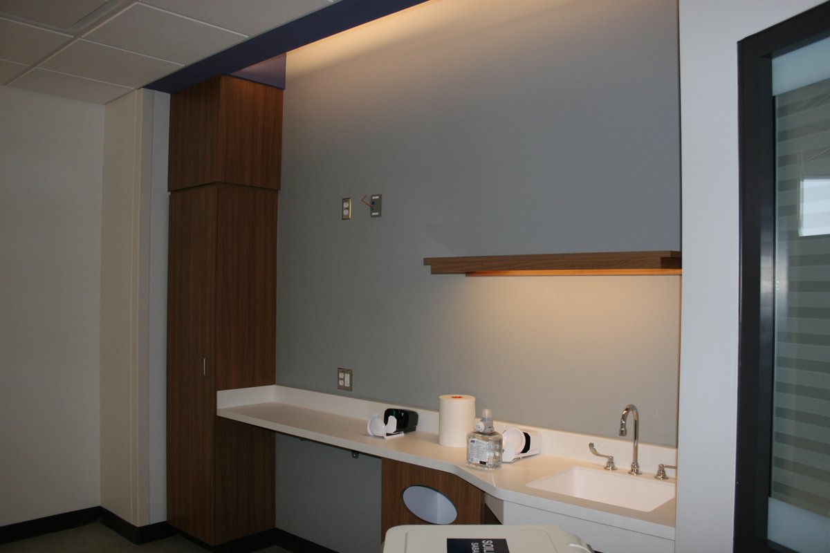 ChiefConst54's tweet image. Grand Island Regional Medical Center is beginning to wrap up! The hospital staff was able to move in to their new facility at the first of the year, and they are getting closer to seeing patients with each day that passes.

#LeadLikeChief #ChiefConstruction