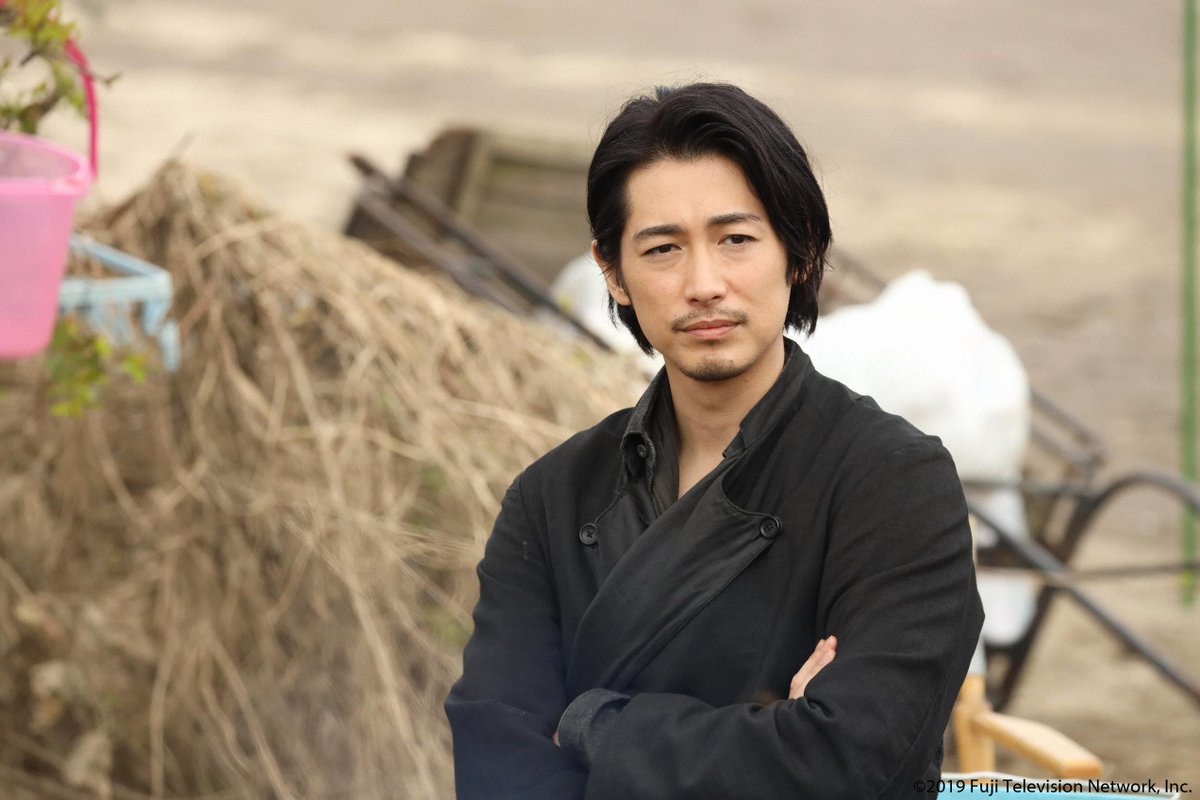 과거 대도로 활동을 했었던 치매에 걸린 할아버지가 행방불명이 되자 어린 손자 토라오는 납치라고 주장하며 시시오에게 사건을 의뢰한다. 미스터...