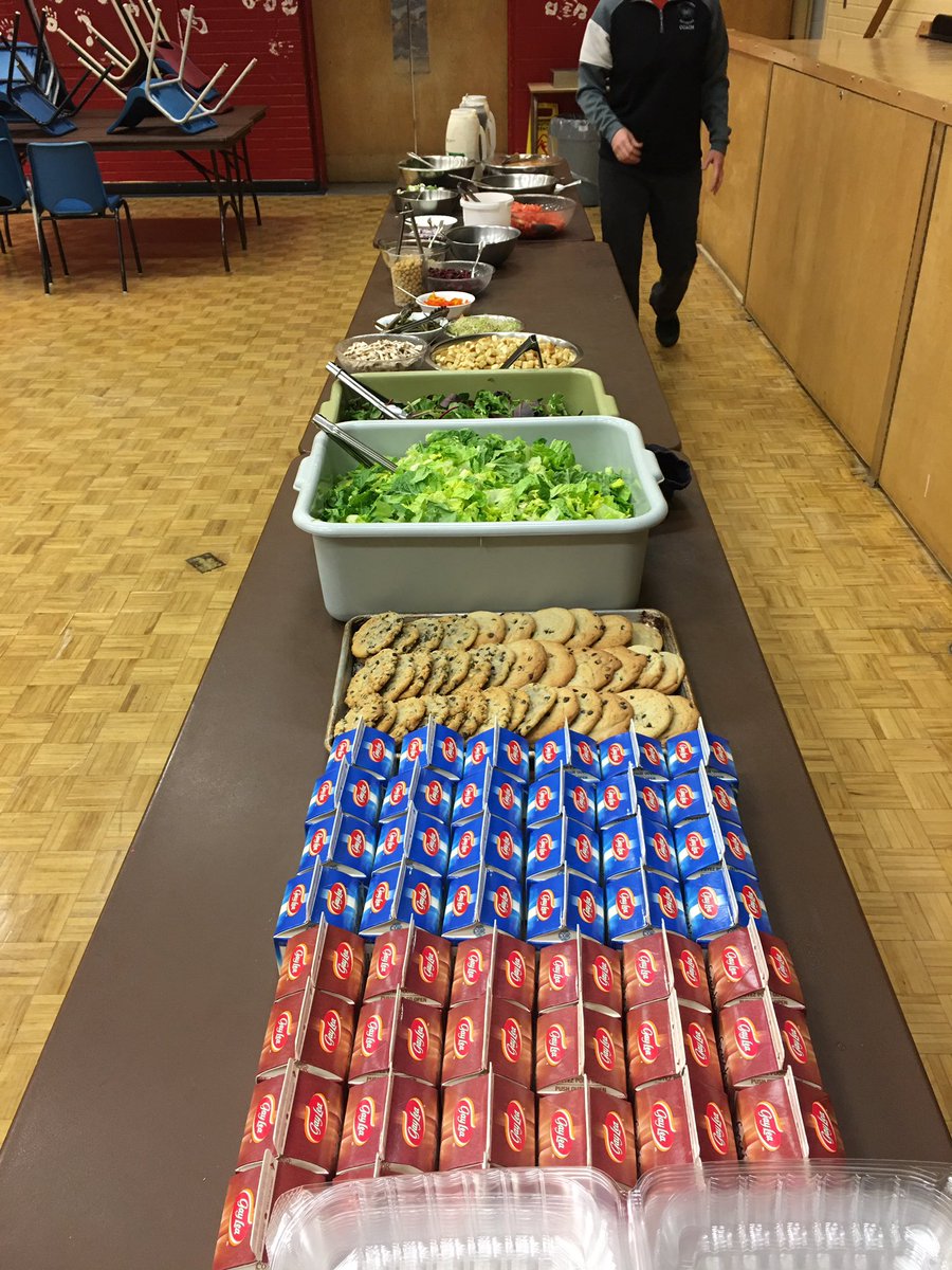 GHShospitality's tweet photo. It was salad day today! #saladdayisthebestday #healthychoices #ghscooks @GravenhurstHS https://t.co/7IH2EAPaIu