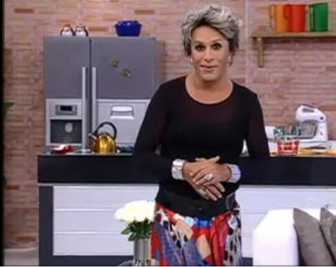 Wands_Ferreira's tweet photo. Tom Cavalcante sempre com os penteados da Ana maria bela atualizados com os da Namaria! #MultiTom https://t.co/THB3uItNYl