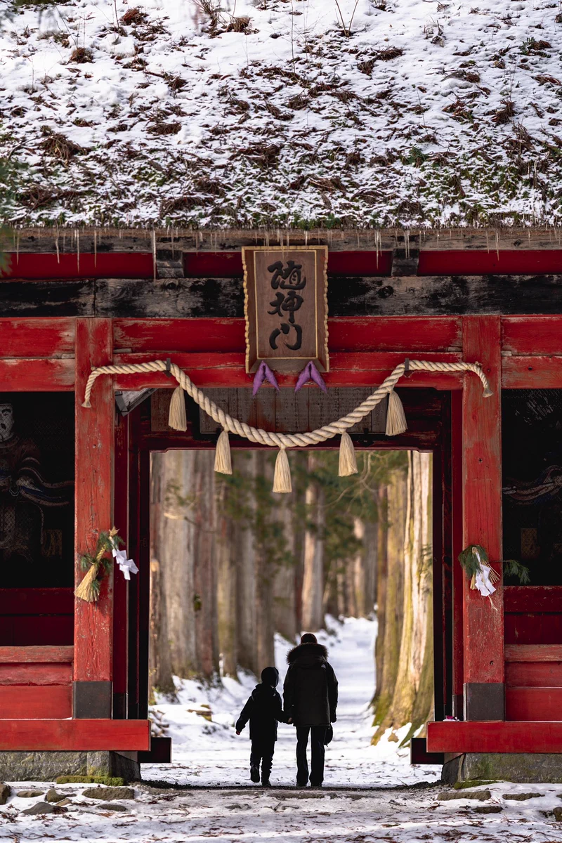 長野県「戸隠神社」の赤い門をくぐった先が異空間すぎて震えた!!!!!