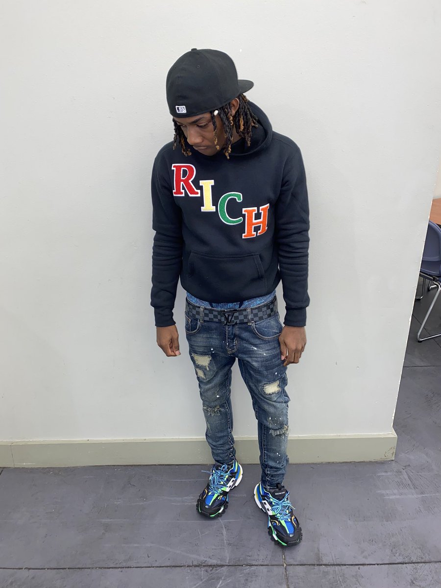 I put my feelings aside and got in my bag🤞🏾🖤