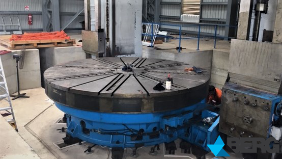 WeAreBerg's tweet photo. The installation team at our #BergEngineering Gladstone workshop have been busy, with the reassembly of our new Titan Double Column Vertical Boring and Turning Mill nearing completion. The 4.3m diameter, 41 tonne Lathe Chuck and double columns are now installed. #itsaBergthing https://t.co/fv0UUeW021